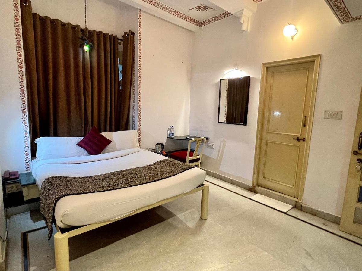 Hotel The Tiger Udaipur Exterior foto