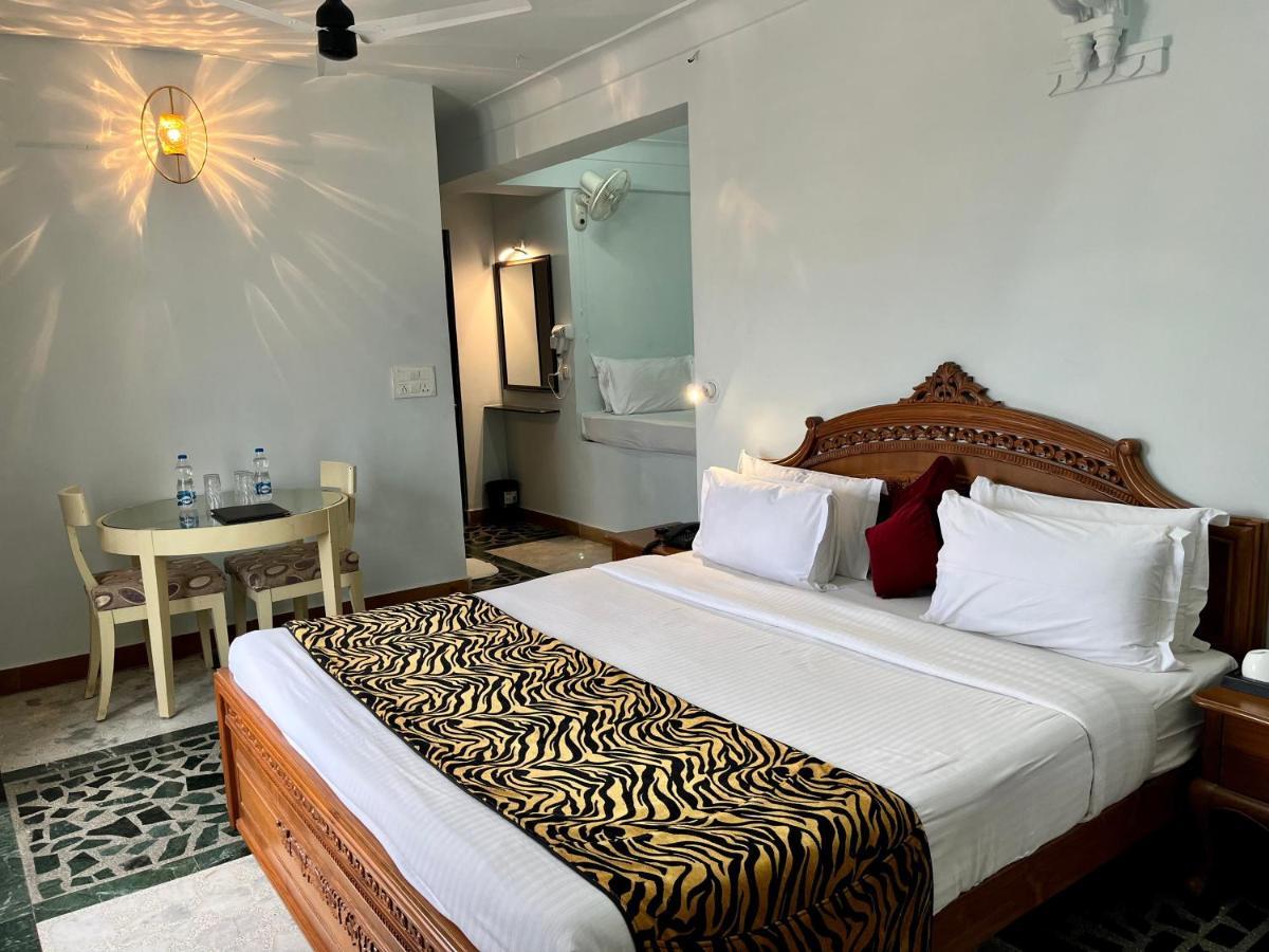 Hotel The Tiger Udaipur Exterior foto